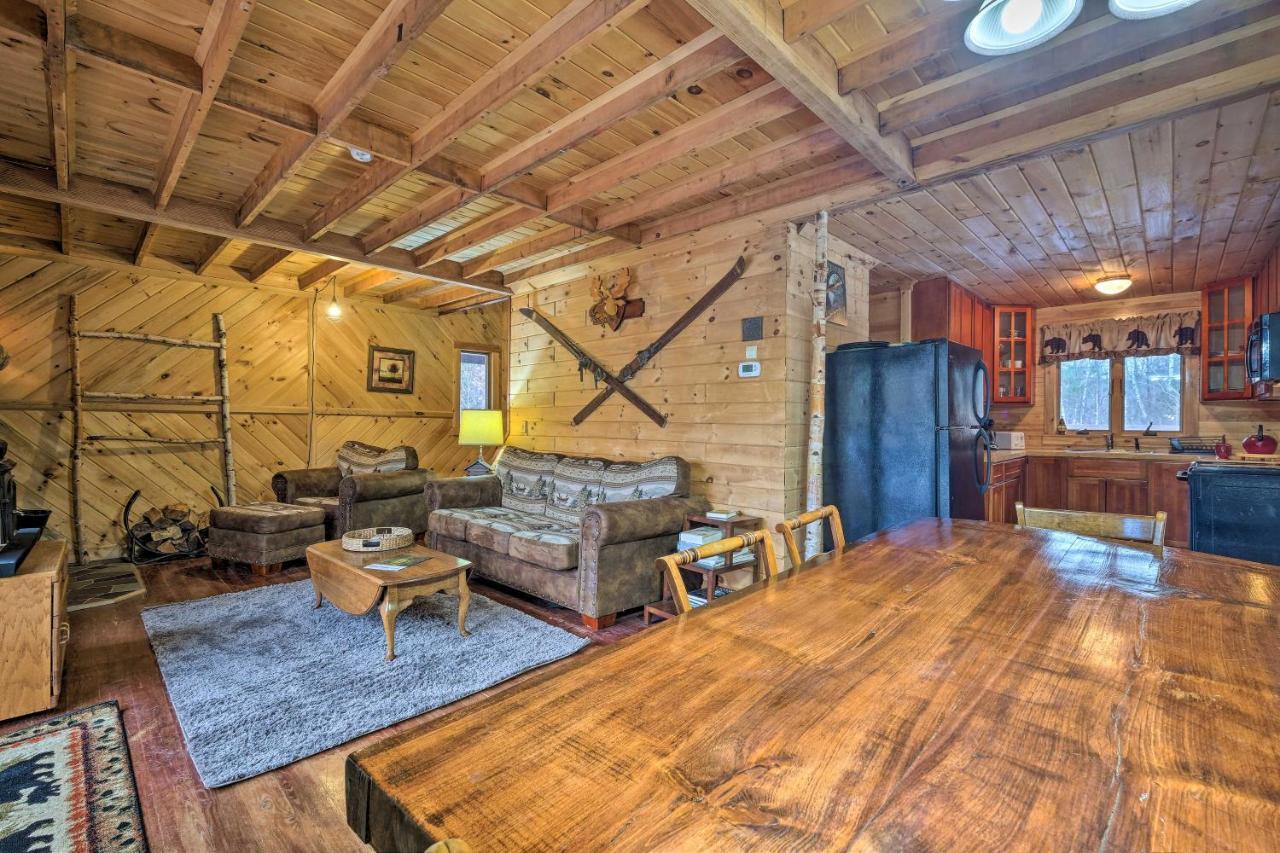 Secluded Johnsburg Retreat With Hot Tub And Fire Pitヴィラ エクステリア 写真