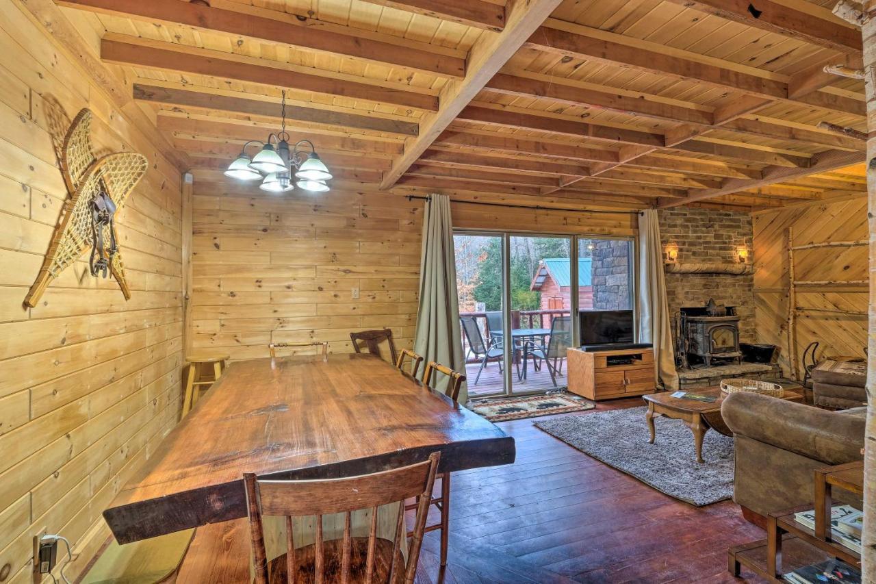 Secluded Johnsburg Retreat With Hot Tub And Fire Pitヴィラ エクステリア 写真