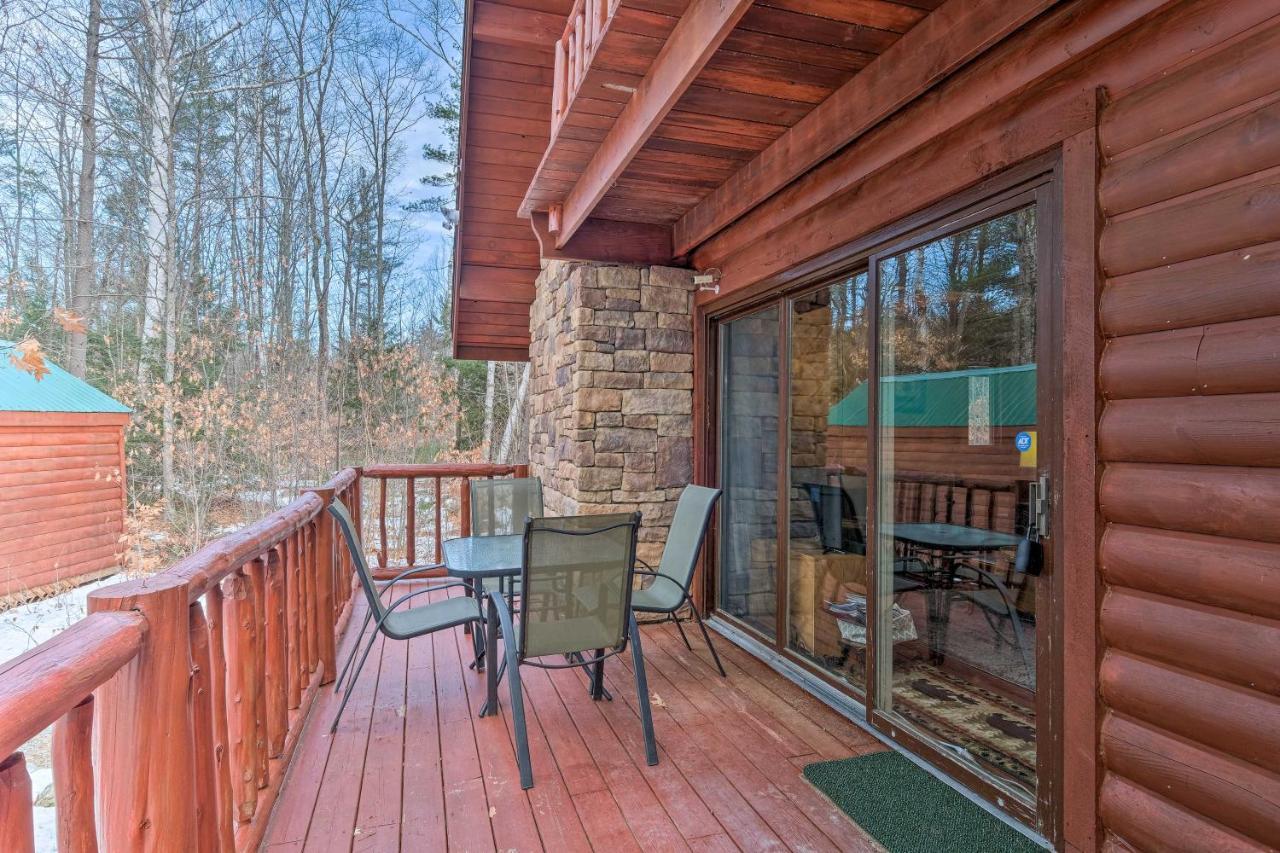 Secluded Johnsburg Retreat With Hot Tub And Fire Pitヴィラ エクステリア 写真