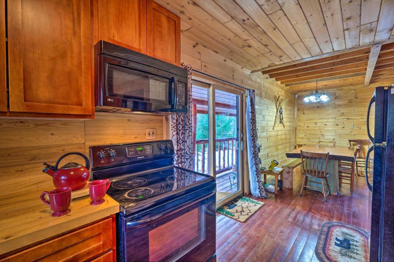 Secluded Johnsburg Retreat With Hot Tub And Fire Pitヴィラ エクステリア 写真
