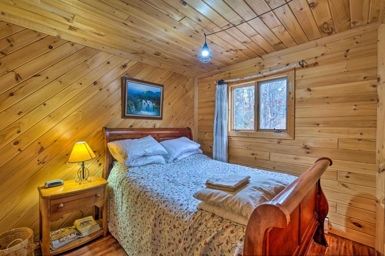 Secluded Johnsburg Retreat With Hot Tub And Fire Pitヴィラ エクステリア 写真