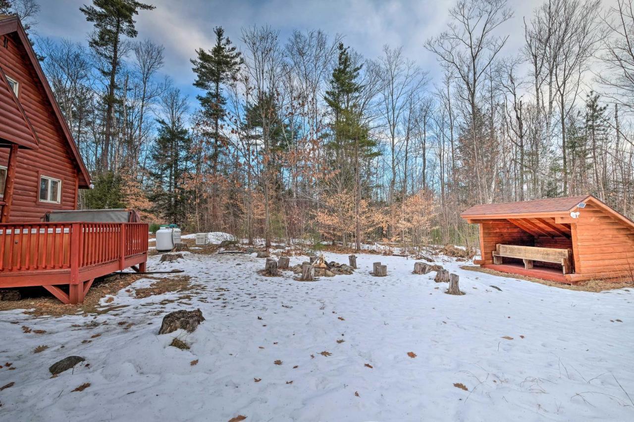 Secluded Johnsburg Retreat With Hot Tub And Fire Pitヴィラ エクステリア 写真
